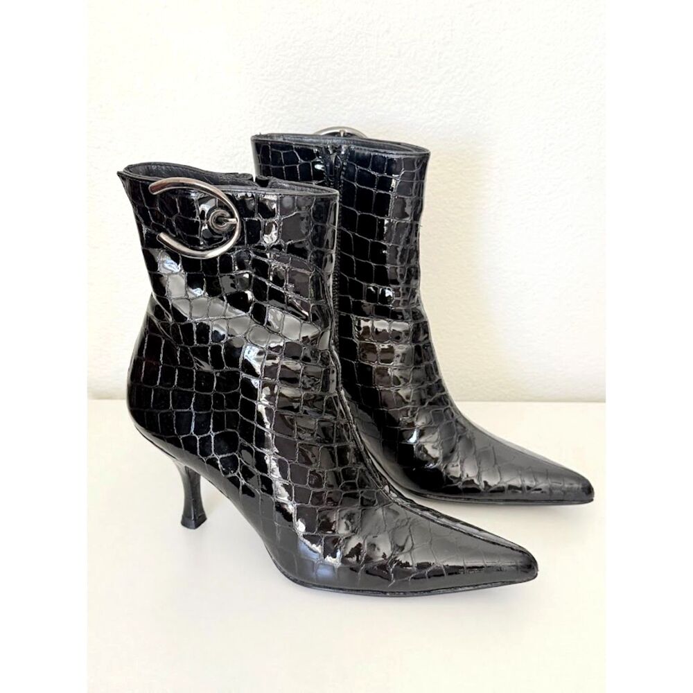 Stuart Weitzman Sioux Croc Embossed Patent Kitten Heel Pointed Toe Ankle Boots 6
